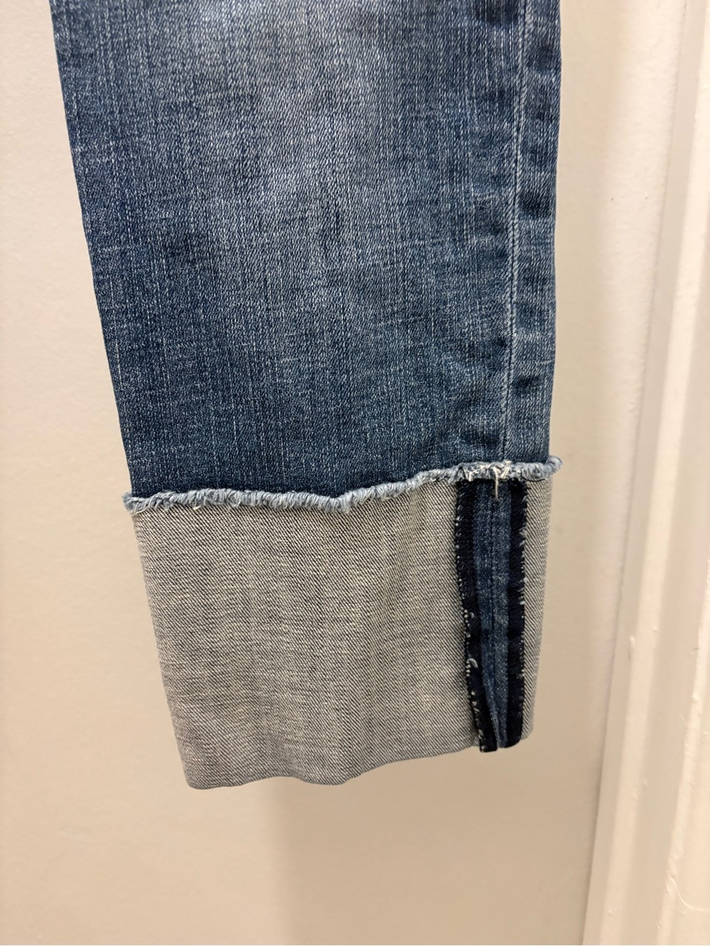 Kut from the Kloth Cameron Straight Leg Crop Jeans Blue Wash, Cuffed Women’s 6 - Picture 4 of 15